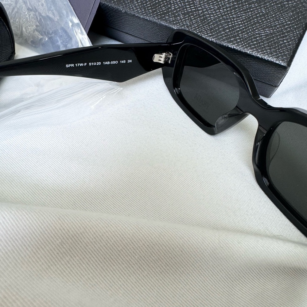 NEW- PRADA Sunglasses SPR 17W 51-20 - Picture 6 of 6